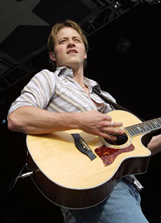 Aaron Lines