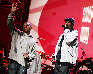 Snoop Dogg & Pharrell Williams